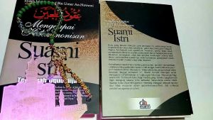 Menggapai Keharmonisan Suami Istri: Terjemah Uqudulijain