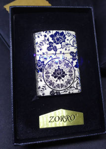 ไฟแช็กโซโล ZORRO รุ่น ZLD15-020023 ดีไซน์ดอกไม้ ไม่มีวัตถุไวไฟ ของใหม่ (รหัสสินค้า : GJ-051)