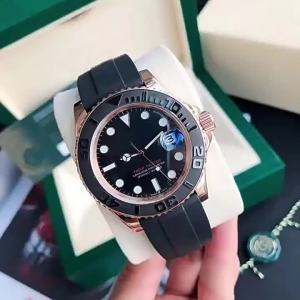 นาฬิกาผู้ชายสไตล์เดียวกันกับเรือดำน้ำการค้าต่างประเทศ นาฬิกาควอตซ์กันน้ำสายสแตนเลสส่องสว่างไม่ใช่แบบกลไก Hot