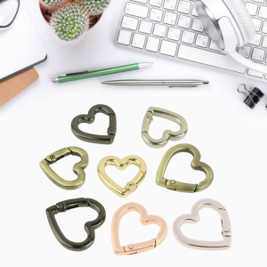 Spring O RingRound Carabiner Snap Clip Triggers Spring Keyring BuckleO Ring for BagsPurses Heart Shape