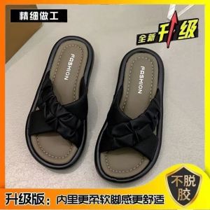 [Free Shipping] New Chinese-Style Thick-Soled 3.0CM WomenS Summer Outdoor Slippers 2026 New Model Platform Heel Beach Sandals For Women