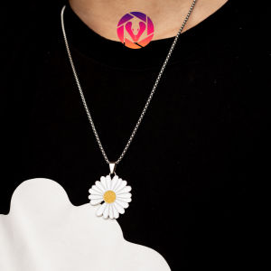 Dây chuyền mặt hoa cúc chất liệu hợp kim titan không gỉ phong cách Hàn Quốc cho nam nữ
