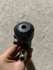 Tổng côn trên Hangda EQ153 7 tấn 8 tấn chân rộng