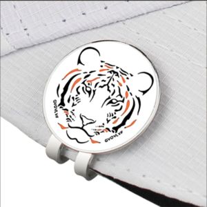 SDFBN Outdoor Sports Cap Clip Practical Ball Position Mark Tiger Pattern Golf Marker Aiming Tool Professional Golf Training Aids Ball Marker Holder Golf Ball Marker ic Cap Clip Tiger Golf Hat Clip