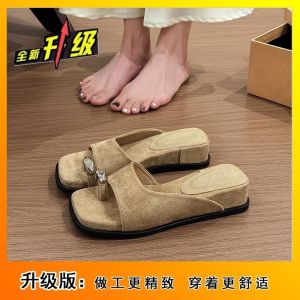 [Free Shipping] Thick-Soled Square-Toe Slip-On Sandals For Women 2026 Summer New Collection Retro Wedge Heel Versatile Design With Metal Embellishments