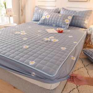 WEHOME ผ้าปูที่นอน 3ฟุต 3.5ฟุต 5ฟุต 6ฟุต ผ้าปูเตียงสีพื้น ผ้าปูที่นอนกันไรฝุ่น นุ่ม มีสามสีให้เลือก ปลอกหมอนฟรี COD