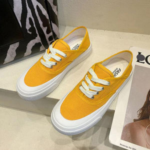 LHMonday ราคาถูกมาก รองเท้าผ้าใบแฟชั่น รุ่นนี้สีสวยมาก สีโทนสดใส ใส่ได้หลายโอกาส สวมใส่ง่ายกระชับเท้า พื้นหนาใส่สบาย มีให้เลือกหลายสี พิกัดในตะกร้าได้เลยจ้า ราคาโคตรคุ้ม