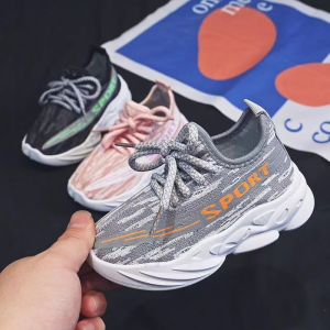 Sports shoes for boys and girls breathable for children daily leisure mesh upper trendy soft soled childrens shoes available in two colors for ages 3-10