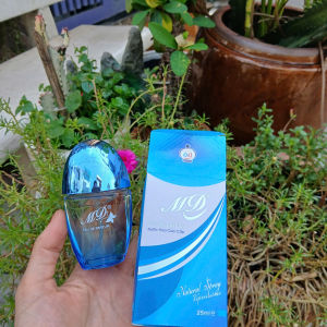 Nước Hoa Cao Cấp Quang Đức Natural Spray Xanh Nguyên Liệu Từ Pháp Hương Nhẹ Dịu Lôi Cuốn Sang Trọng 25ML