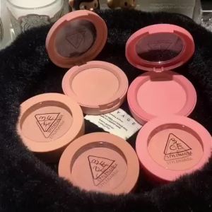Free blush brush 3CE Face Blush natural-looking flush.3CE  Blush