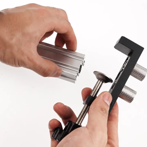 Máy dập định vị đùn kim loại được thiết lập cho nhôm định hình chính xác M6 đôi vị trí khoan trợ lý