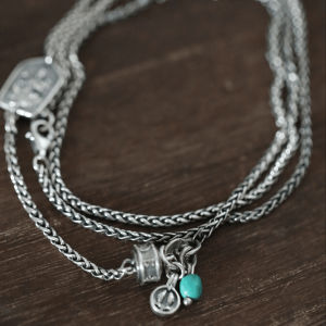 สร้อยคอพระพุทธเจ้ากรีนทาราสำหรับผู้หญิง สไตล์วินเทจ ทำมือ หลากหลาย บุคลิกภาพใหม่ สไตล์จีน โซ่เสื้อกันหนาวระดับไฮเอนด์