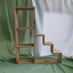 ชั้นติดผนัง ช่องวางของโชว์ ใหญ่ ๆ แพ้ ชั้นวางของไม้ เฟอร์นิเจอร์ไม้สัก ชั้นวางของไม้สัก ชั้นวางแบบขั้นบันได งานไม้สัก