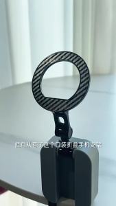 2025 ใหม่ 360 °   ที่วางศัพท์แม่เหล็กหมุนได้สำหรับเดินทาง ABS+เหล็กกล้าคาร์บอน ขาตั้งพับได้สำหรับจับศัพท์บนรถไฟ/เครื่องบิน/โต๊ะ