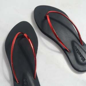 Sandal Jepit Karet Wanita Thostee Lovy pusatmode54321