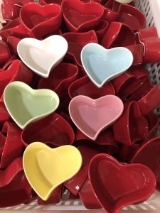 Bát Sứ Cho Bé Ăn Dặm Hoặc Đựng Gia Vị Nước Chấm Hình Trái Tim Cách Điệu Size Nhỏ