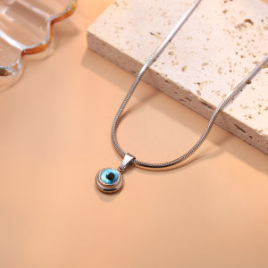 การหลีกเลี่ยงภัยพิบัตินำโชคดี สร้อยคอพร้อมจี้ตาเทวดา