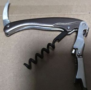 LISSE Waiter Corkscrew - Professional design Superior Quality - Ideal for wine enthusiasts