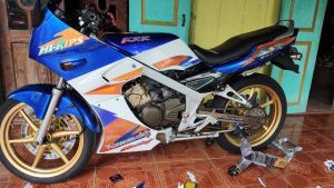Striping Stiker Variasi Hologram Kawasaki Thailand Ninja 150R SSR KRR