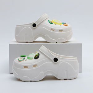Free Shipping Cute And Lightweight Daisy-Patterned Clogs For Women Perfect For Summer Outings.These Comfortable Thick-Soled Half-Slipper Style Fashionable Casual And Waterproof Clogs Are Ideal For Women