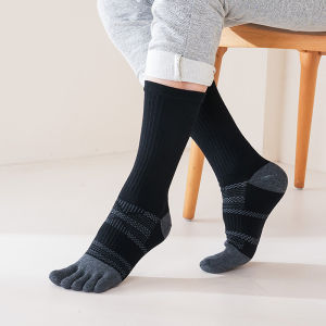 【จัดส่งภายใน 2-3 วัน】 ถุงเท้ายาว5นิ้วสำหรับผู้ชายถุงเท้ากีฬาสำหรับออกกำลังกายวิ่งมาราธอนกลางแจ้งเล่นบาสเก็ตบอล