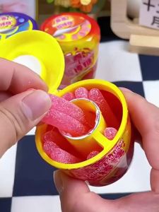 现货/酸条棒蘸酱酸棒草莓味蓝莓味沾酱罐装果酱条趣味糖果零食手指糖QWHG