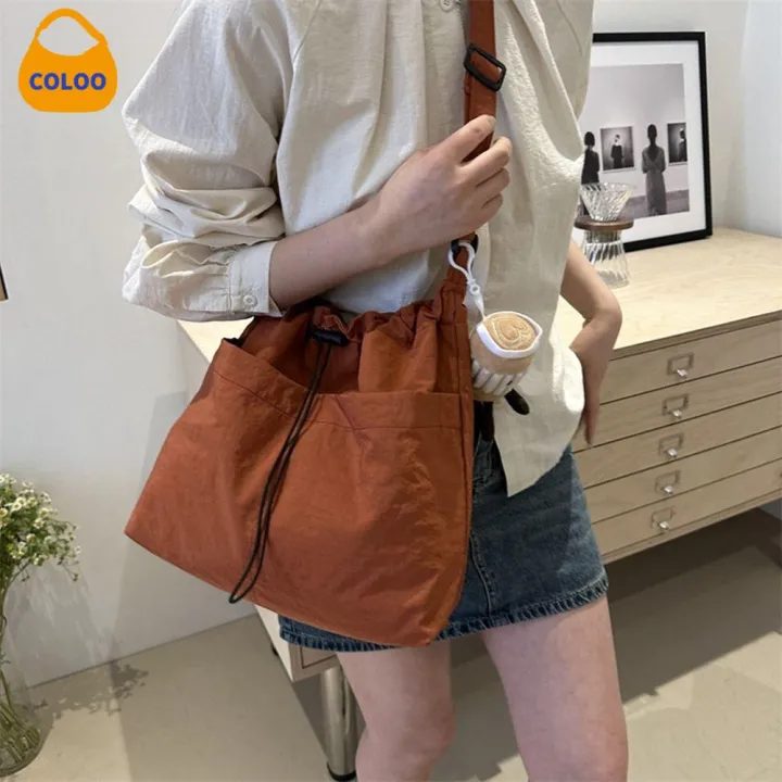 COLOO%20Korean%20Style%20Drawstring%20Bucket%20Bag%20Large%20Capacity%20Crossbody%20Bag%20Nylon%20Shoulder%20Bag%20Fashionable%20Tote%20Bag%20Women%20-%20Image%202