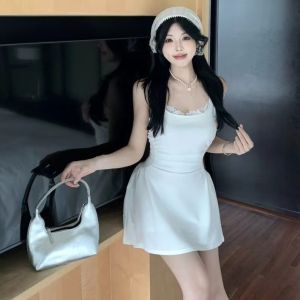 Đầm ren dành cho nữ màu trắng ôm eo tôn dáng tinh tế và quyến rũ hoàn hảo cho những buổi hẹn hò