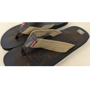 Dép Sandal xỏ ngón LEVI’S MENS TWO HORSE BLACK FLIP FLOPS SANDALS LARGE 10  cho Nam size 10 của Mỹ