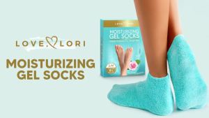 Tất dưỡng ẩm Love Lori dành cho nữ - Chân khô nứt nẻ S/M    Tất lót gel dành cho bàn chân khô và nứt nẻ – chứa vitamin E và dầu jojoba đeo trong 20 phút để có làn da mềm mại và mịn màng hơn.