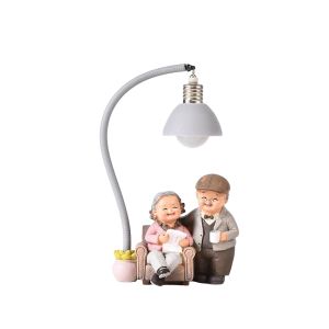 Loving Elderly Couple Figurines Resin Statue Grandparents Figure Ornament For Home Decoration