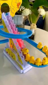 MAINAN BEBEK/ PINGUIN/HELLOKITTI NAIK TANGGA
