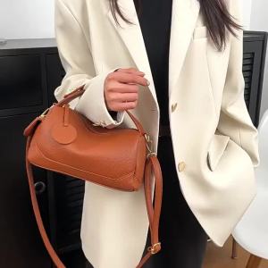 2026 new style messenger bag for women soft leather large capacity commuting Boston style pillow bag handbag shoulder bag