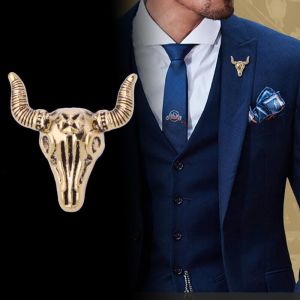1Pc Retro Mens Skull Shield Wolf Head Bull Head Shaped Brooch Domineering Party Accessories Business Brooches Travel Commemorative Gift