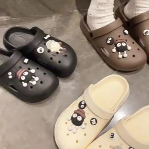 [Free Shipping] Summer outdoor thick-soled clogs for women DIY garden shoes with straps beach and seaside height-increasing high-heeled closed-toe slippers
