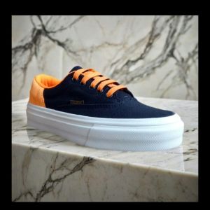 sepatu anak sekolah lakilaki & perempuan terbaru sneaker kasual santay skate warna hitam orange