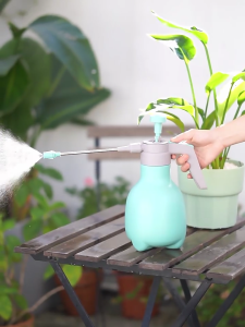 1.5L Gardening Watering Pot Pressure Bottle Irrigation Accessory for Home Garden Yard Watering