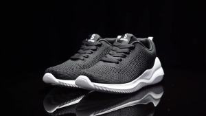 ㊖ Giày Nữ Thể Thao Thoáng Khí Mặt Lưới Dệt Bay Kiểu Hot Xuyên Biên Giới Giày Chạy Bộ Màu Trắng Nhẹ Giản Dị Dễ Phối Phong Cách Hàn Quốc