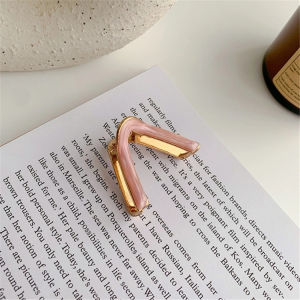 กิ๊บหนีบผม กิ๊บติดผมแบบโลหะ รูปสามเหลี่ยม เรียบง่าย สีสันสดใส เครื่องประดับผม