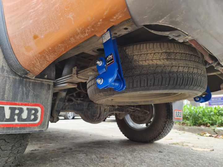 Ford Ranger độ cùm nhíp JS1 Thailand chống xóc, giảm giật, làm êm, nâng cao đuôi xe. Lắp đặt đơn giản giữ zin xe. Bao dùng thử 30 ngày, bảo hành 2 năm