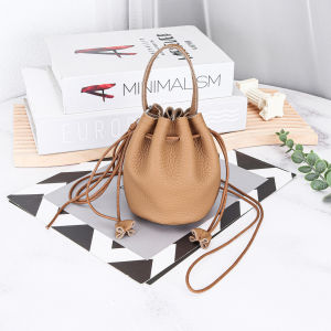 Genuine Genuine Leather Mini Messenger Small Waste Bag First Layer Cowhide Ladies Hand Bag Multifunctional Change Earphone Bag