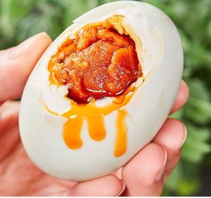 Guangxi Beibu Gulf Mangrove Roasted Sea Duck Egg Salted Egg Cooked Duck Egg Extra Large Authentic Red Heart Oil Salted duck egg10pcs