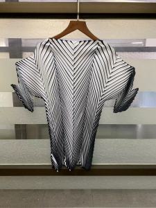 Pleated hand pleated gradually thin irregular fashion high-end casual slim t-shirt 1163