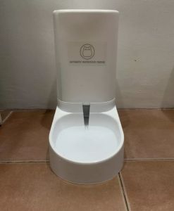 2-in-1 multifunctional cat and dog automatic pet gravity feeder pet feeding water dispenser 2.2L large capacity feeder