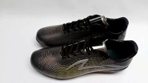 Sepatu bola specs lightspeed ultra hitam dan lightspeed ultra putih