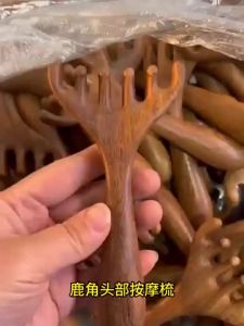 [Anmi Food]Massage brush  Máy mát xa đầu bằng gỗ đàn hương   Lược massage năm ngạnh bằng gỗ đàn hương xanh   Lược kinh lạc   Người làm rối loạn đầu óc  Sandalwood Head Massager Green Sandalwood Five Claw Massage Comb