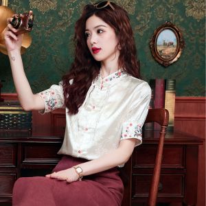 AMMIN เสื้อเบลาส์ Jacquard ซาตินสไตล์วินเทจสำหรับผู้หญิงเสื้อเบลาส์สไตล์จีนคลาสสิกแขนสั้นปักลายดอกไม้สำหรับฤดูร้อน2024