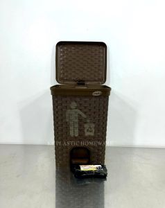 Trash Can/Pedal Garbage Cans with Lid and Garbage Bag  (3 Sizes)