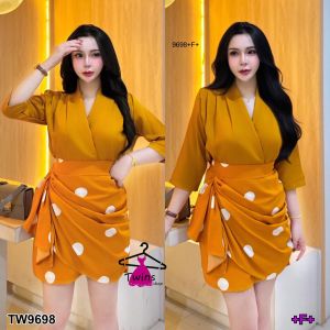 9698 Set 2 ชิ้น เสื้อแขนศอก คอวีไขว้ + กระโปรงจุดหางปลา
