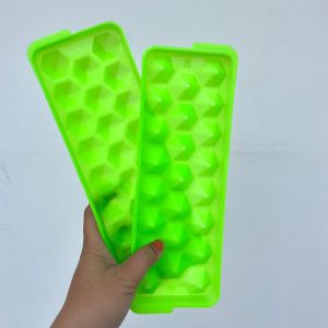 READY BANDUNG CETAKAN ES BATU 33 BULAT ISI 33 / 53 / 22 / 23 PUYUH CRYSTAL JELLY PUDING AGAR MINUMAN SERBAGUNA MULTIFUNGSI TUSUKAN ANIMAL MATA DAUN PANJANG MUFFIN PUDING SENDOK TEH SET KARAKTER RICEBALL RICE BALL COKLAT LOVE PIRAMIDA ISI  7SLOT 7 SLOT